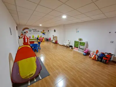 Club infantil en Sybarix Apartment: Precioso apartamento con vistas al golf y el mar