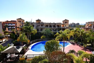 Piscina en o cerca de Marinas Sunset - Tu Dúplex con Solarium Privado!