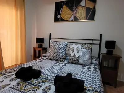 Cama o camas de una habitación en ¡Bajo precioso con salida directa a la piscina comunitaria en Paraíso de Vera!