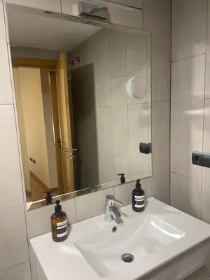 Un baño de GES Homes