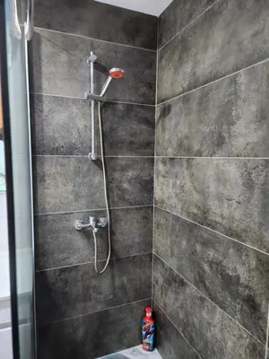 Un baño de ¡Espectacular Marvel®Ático con piscina privada en primera línea de Vera-Playa!