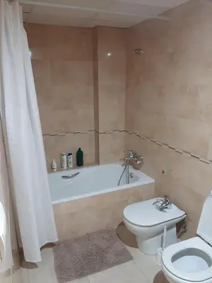 Un baño de Spacious 1 bedroom flat in Almeria, by the beach
