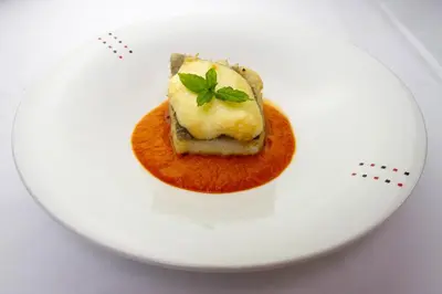 Comida en o cerca de este hotel