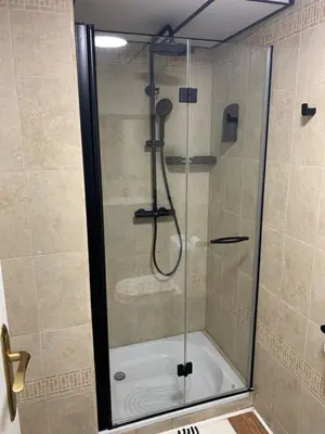 Un baño de Loft de lujo con piscina LA ENVIA