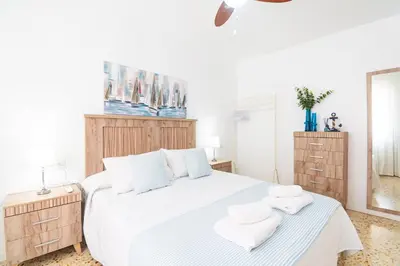 Cama o camas de una habitación en Segunda Linea de Playa, céntrico y equipado - by Aloha Palma
