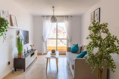 Zona de estar de Apartamento Catania en Aguadulce con vistas al mar