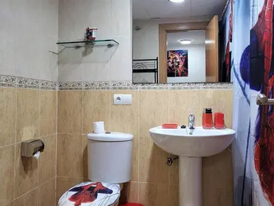 Un baño de Marvel Apartment with Pool near Playa Vera