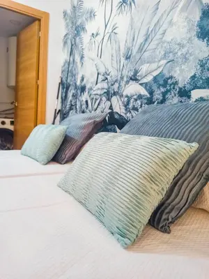 Cama o camas de una habitación en Expoholidays - Plaza Vieja con PARKING gratis