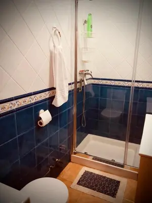 Un baño de Casa Mirador a la Atalaya