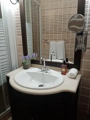 Un baño de Casa Cueva Soledad