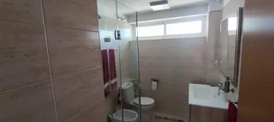 Un baño de TOYO Apartamento golf y playa