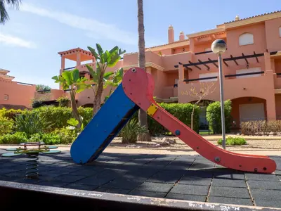 Zona de juegos infantil en Bajo con jardín chill out #Playa 8min #Parking #Cuna