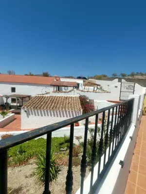 Un balcón o terraza de Cortijo naturista con vistas-clothing optional