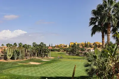 Instalaciones para jugar al golf en el resort o alrededores