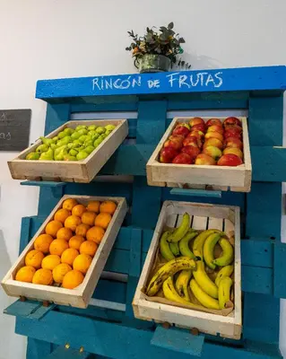 Comida en o cerca de este hotel