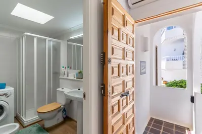 Un baño de NEPTUNITO: Primera línea con Piscina