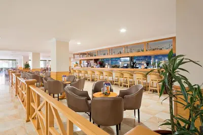 Un restaurante o sitio para comer en Hotel Best Roquetas