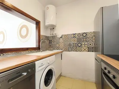 Una cocina o zona de cocina en Medina Marinas - Tú hogar con solarium privado!