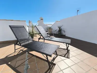 Un balcón o terraza de Medina Marinas - Tú hogar con solarium privado!