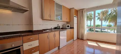Una cocina o zona de cocina en Apartamento en Vera Playa - Primera línea - Vistas al mar