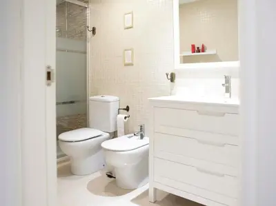 Un baño de Apartamento LUXURY en ROQUETAS DE MAR - PLAYA SERENA Urbanización VILLA ROMANA